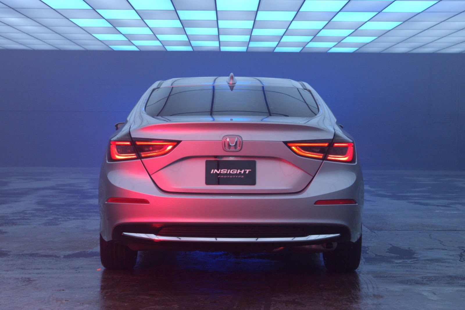 Lo dien mau sedan hybrid Honda Insight Concept anh 7