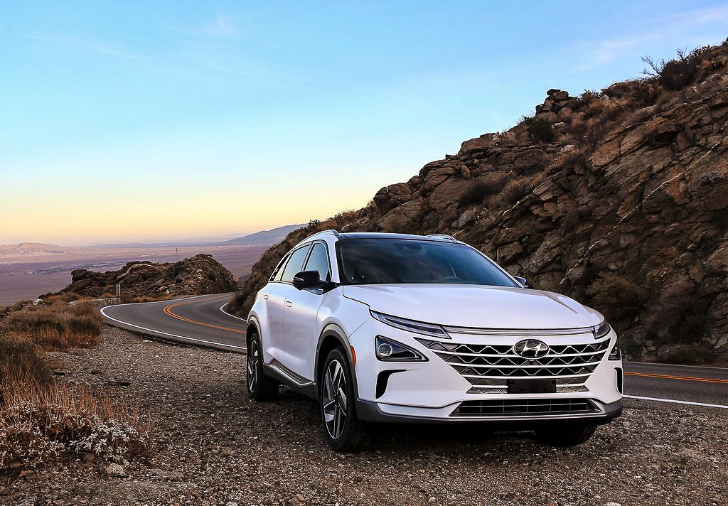 Hyundai tung mau crossover dien chay 800 km mot lan sac hinh anh
