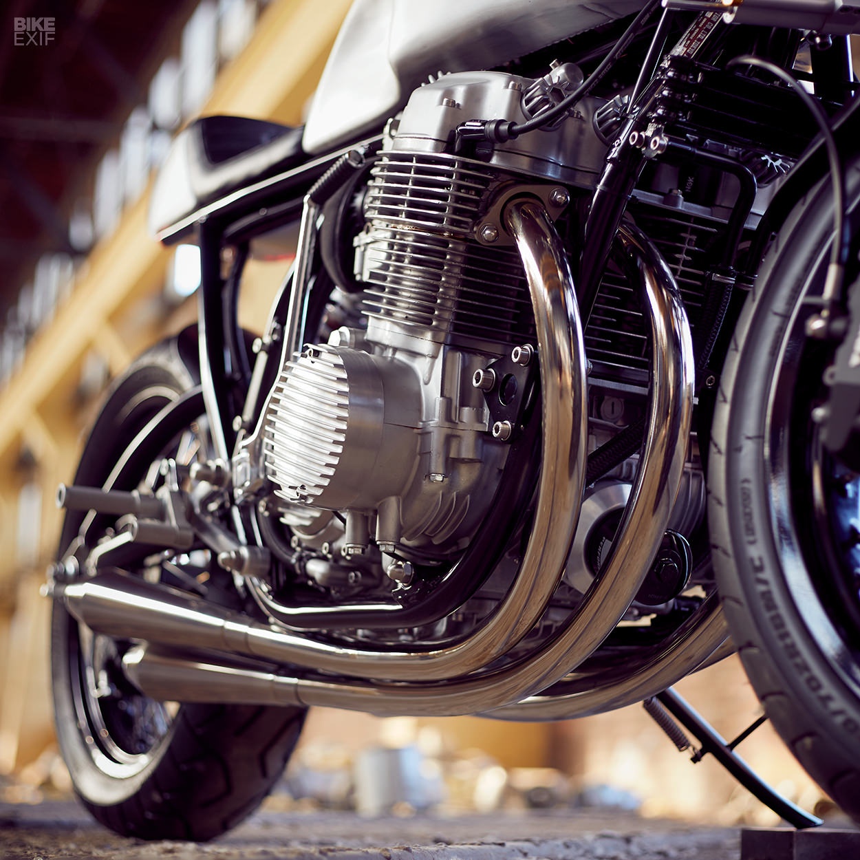 Ngua chien Honda CB750 do phong cach cafe racer anh 4