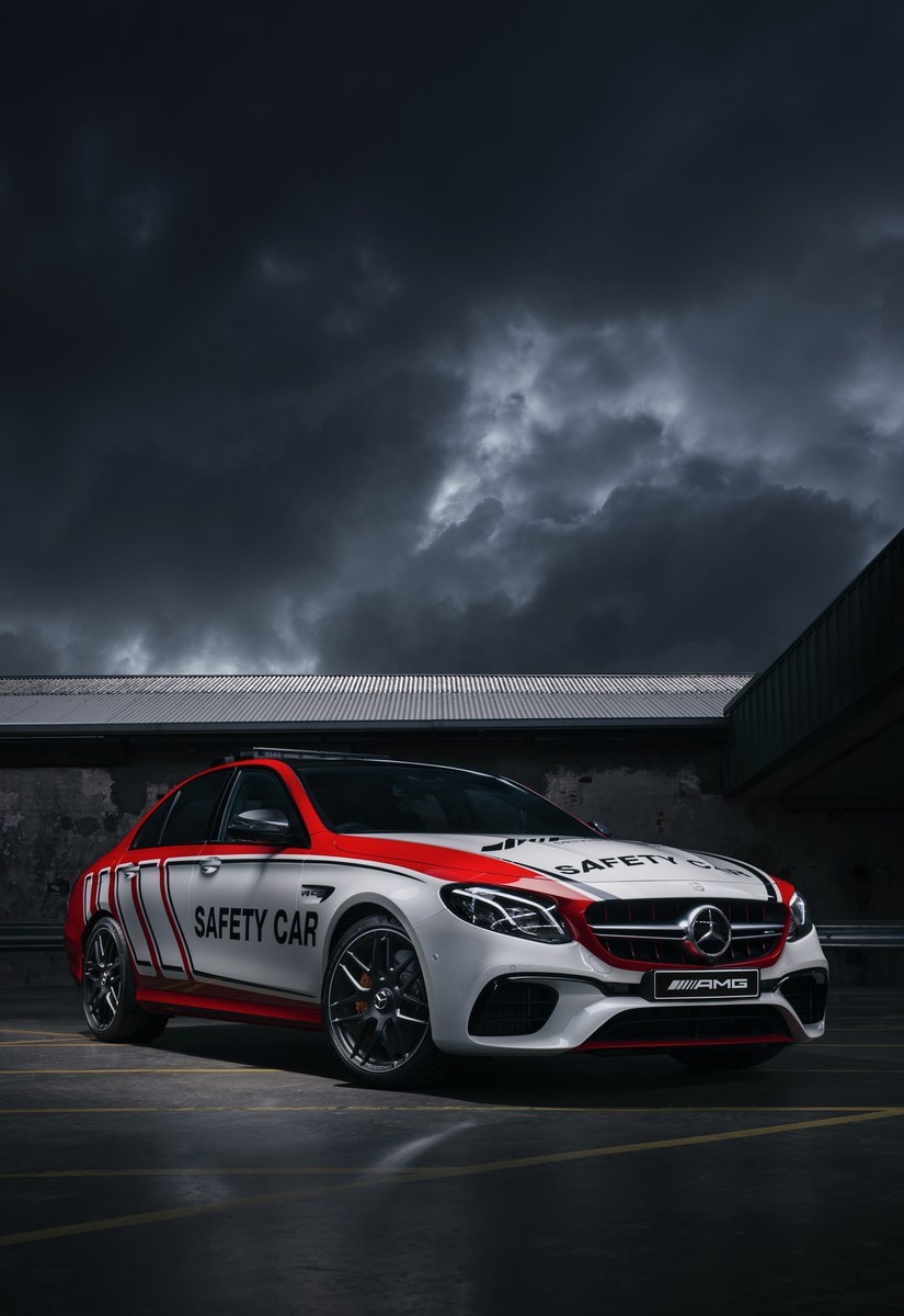 Mercedes-AMG E63 S 4MATIC+ phien ban xe dan duong anh 3