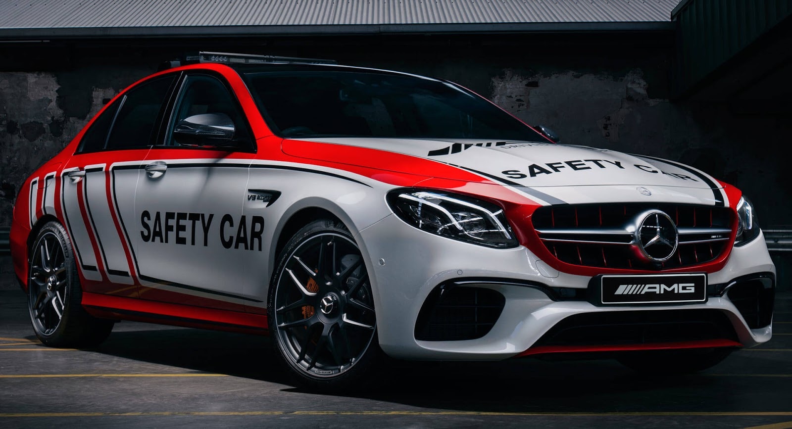Mercedes-AMG E63 S 4MATIC+ phien ban xe dan duong hinh anh