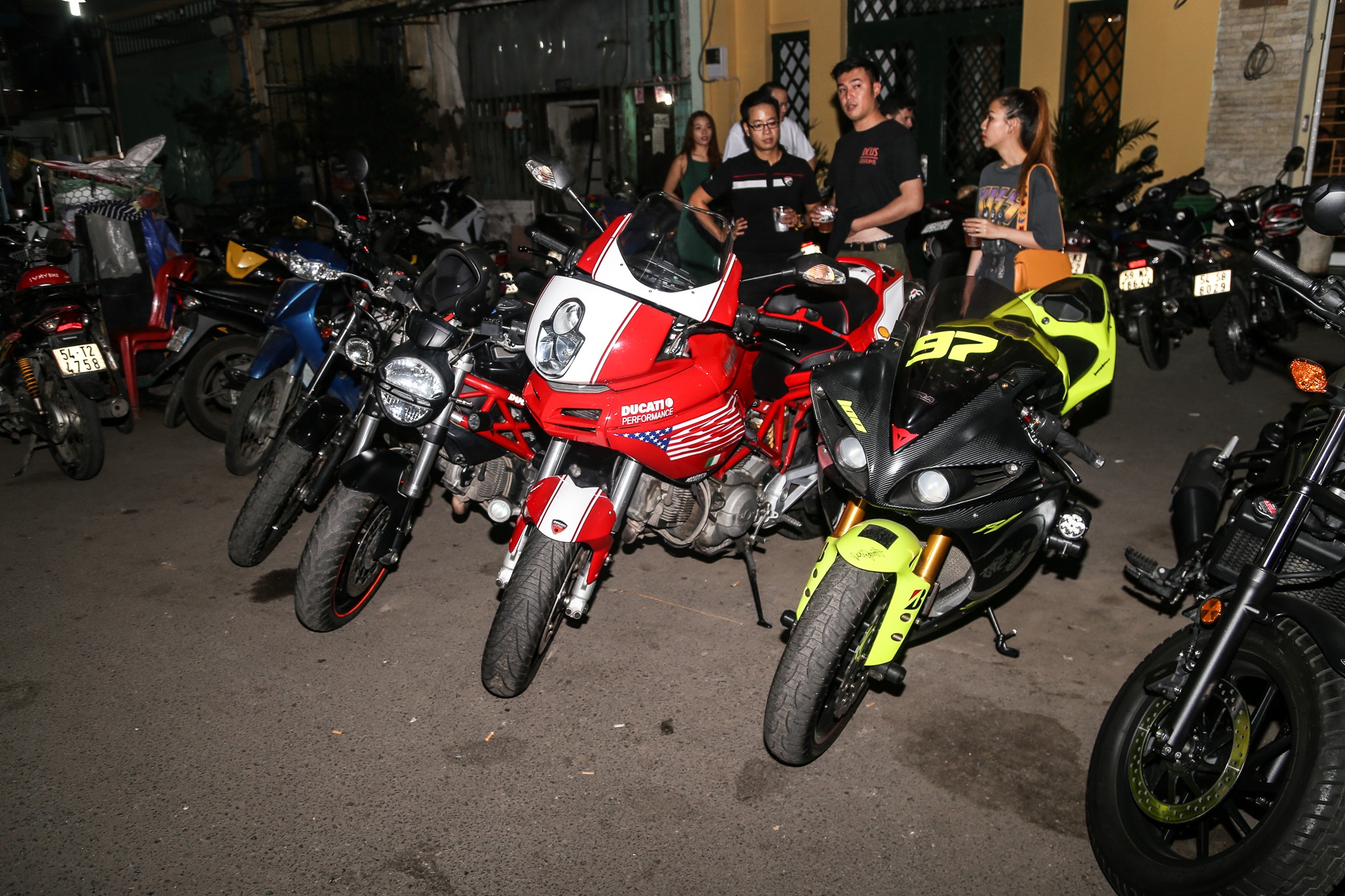 Dan moto khung quy tu tai trung tam Sai Gon trong ngay hoi giao luu anh 8