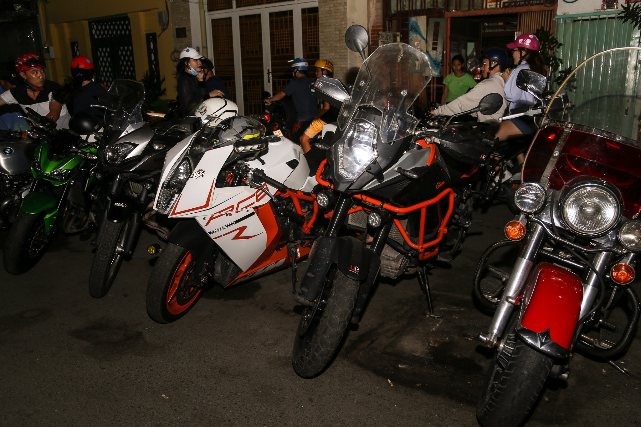 Dan moto khung quy tu tai trung tam Sai Gon trong ngay hoi giao luu anh 5