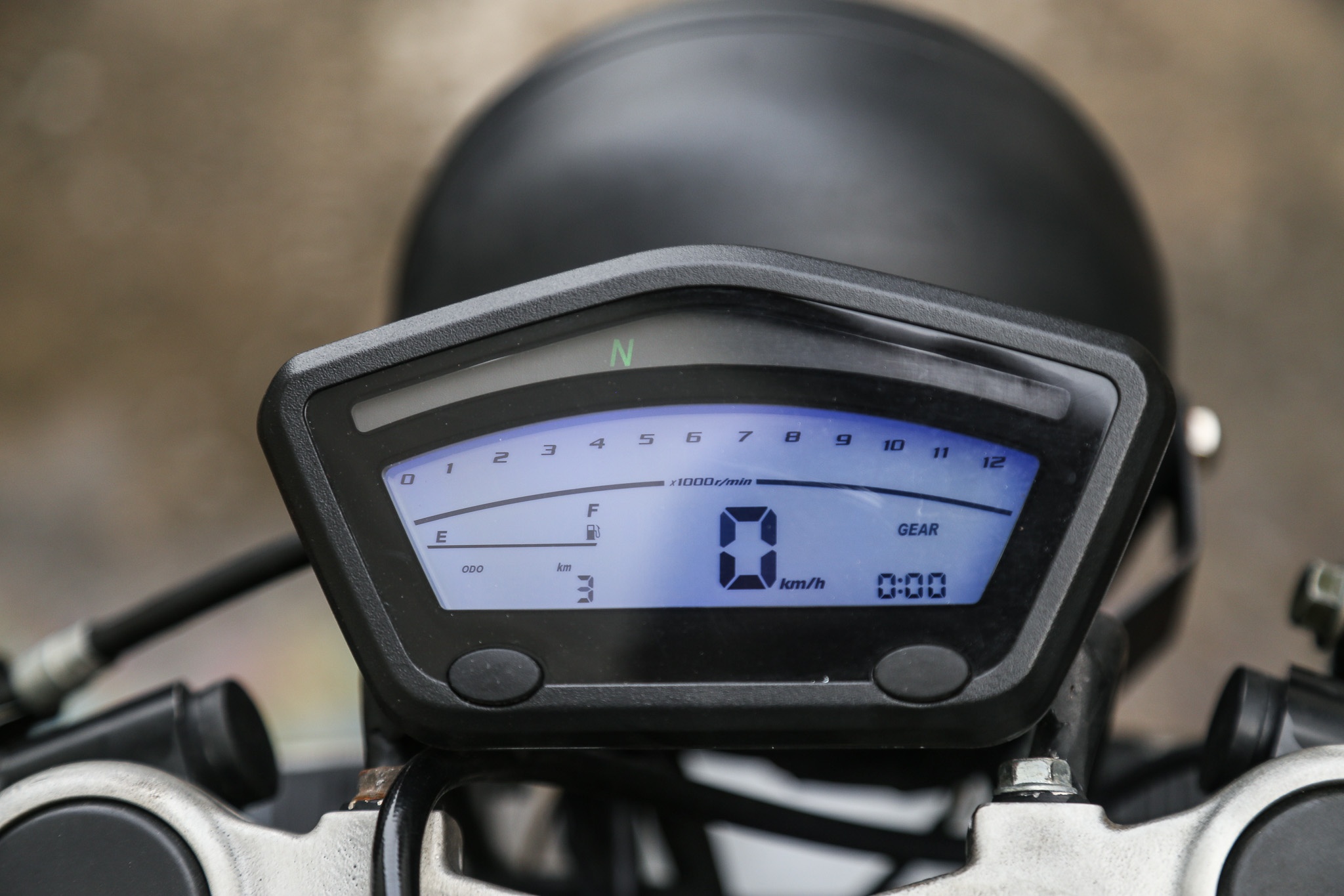 BMW K100 doi 1984 lot xac phong theo phong cach cafe racer cua biker VN anh 6