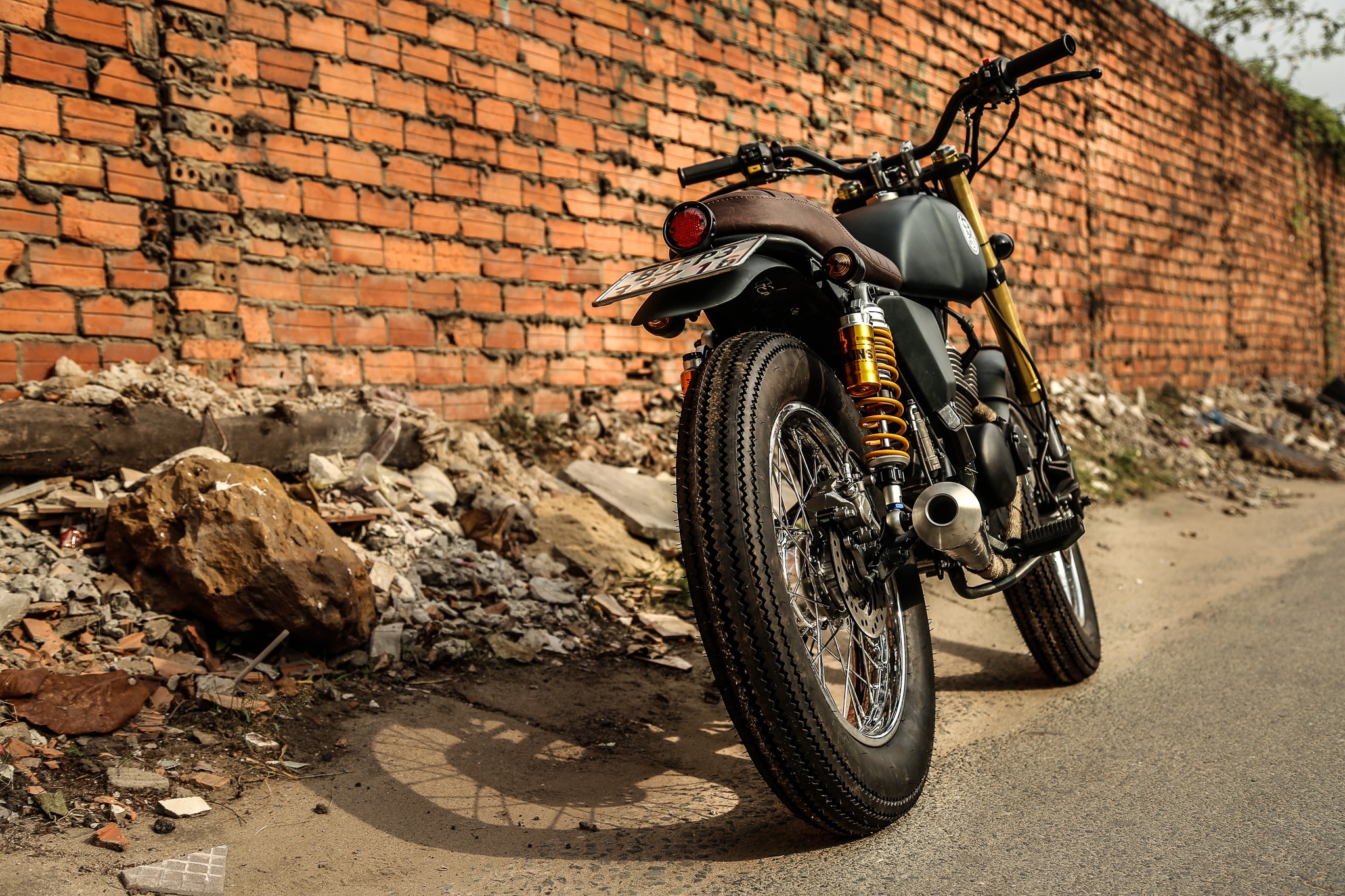 Suzuki GN125 do phong cach tracker cua Biker Soc Trang anh 8