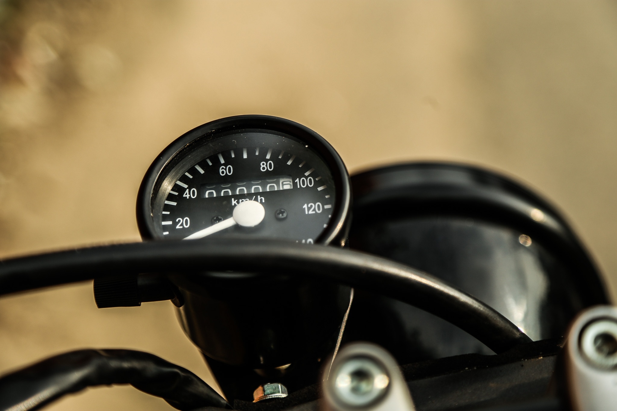 Suzuki GN125 do phong cach tracker cua Biker Soc Trang anh 5