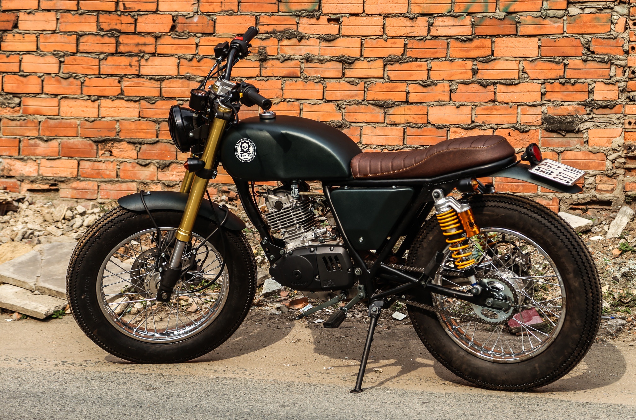 Suzuki GN125 do phong cach tracker cua Biker Soc Trang anh 12