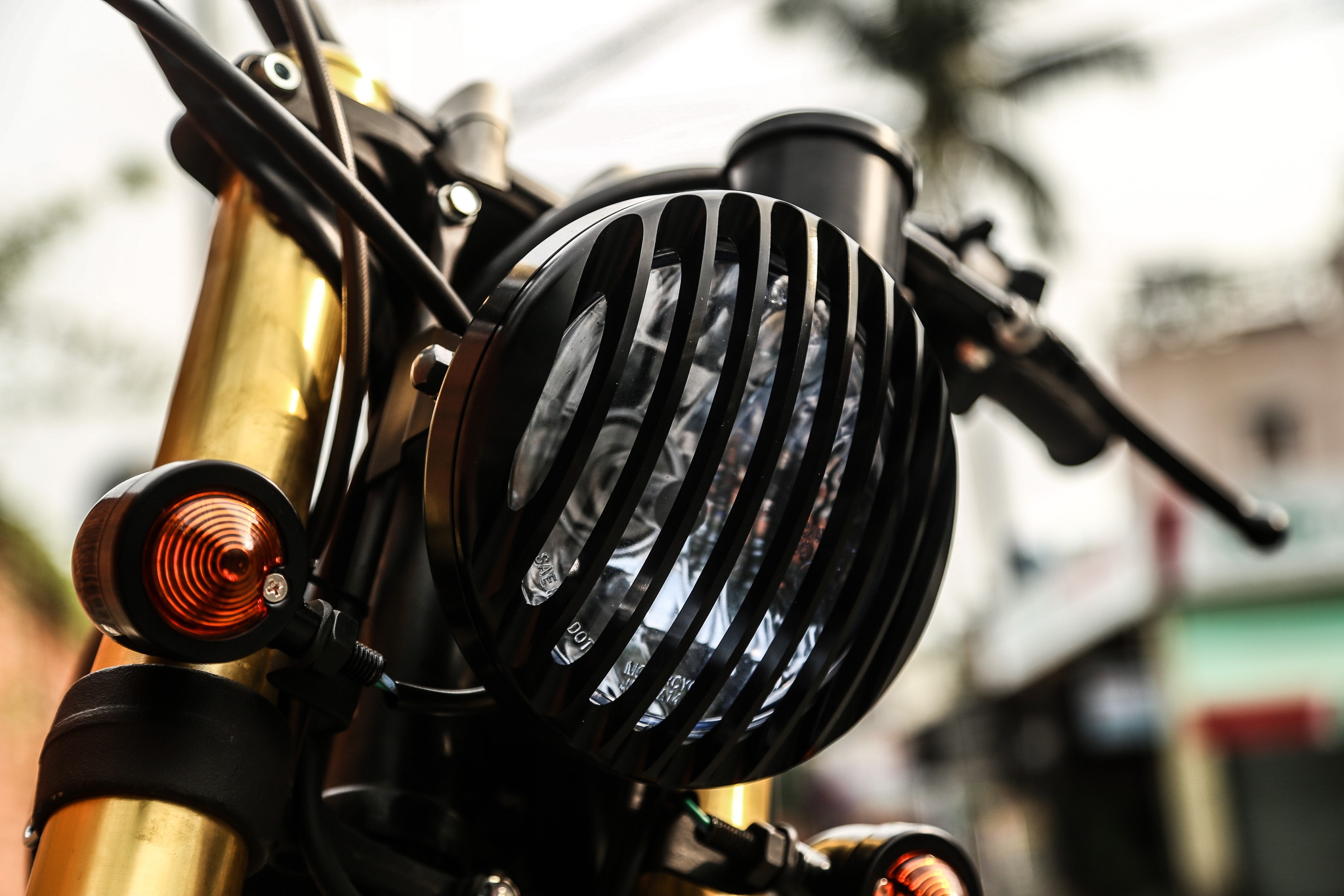 Suzuki GN125 do phong cach tracker cua Biker Soc Trang anh 3