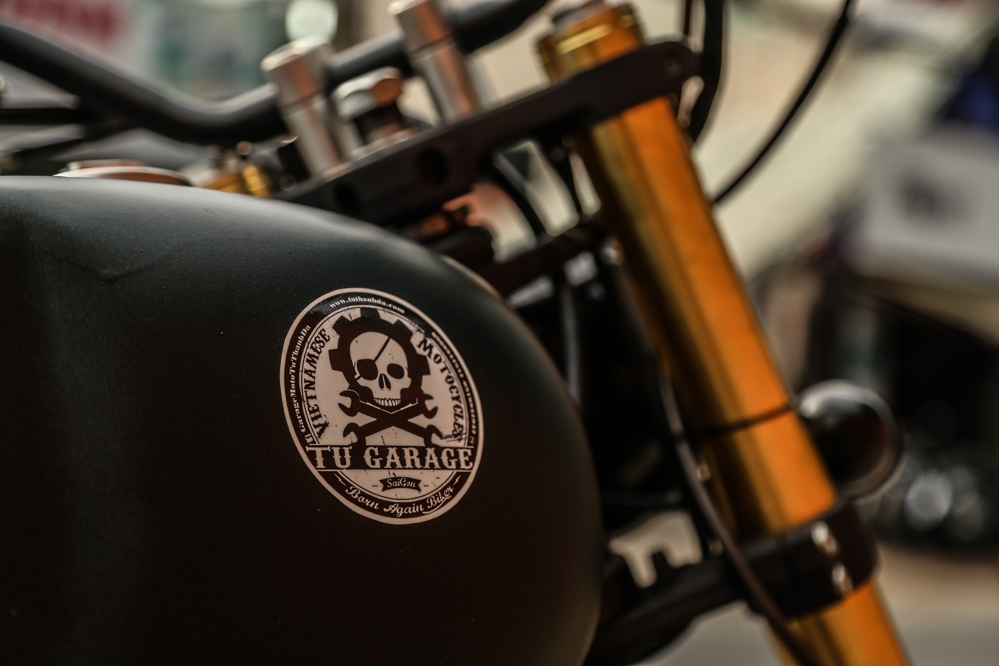 Suzuki GN125 do phong cach tracker cua Biker Soc Trang anh 6