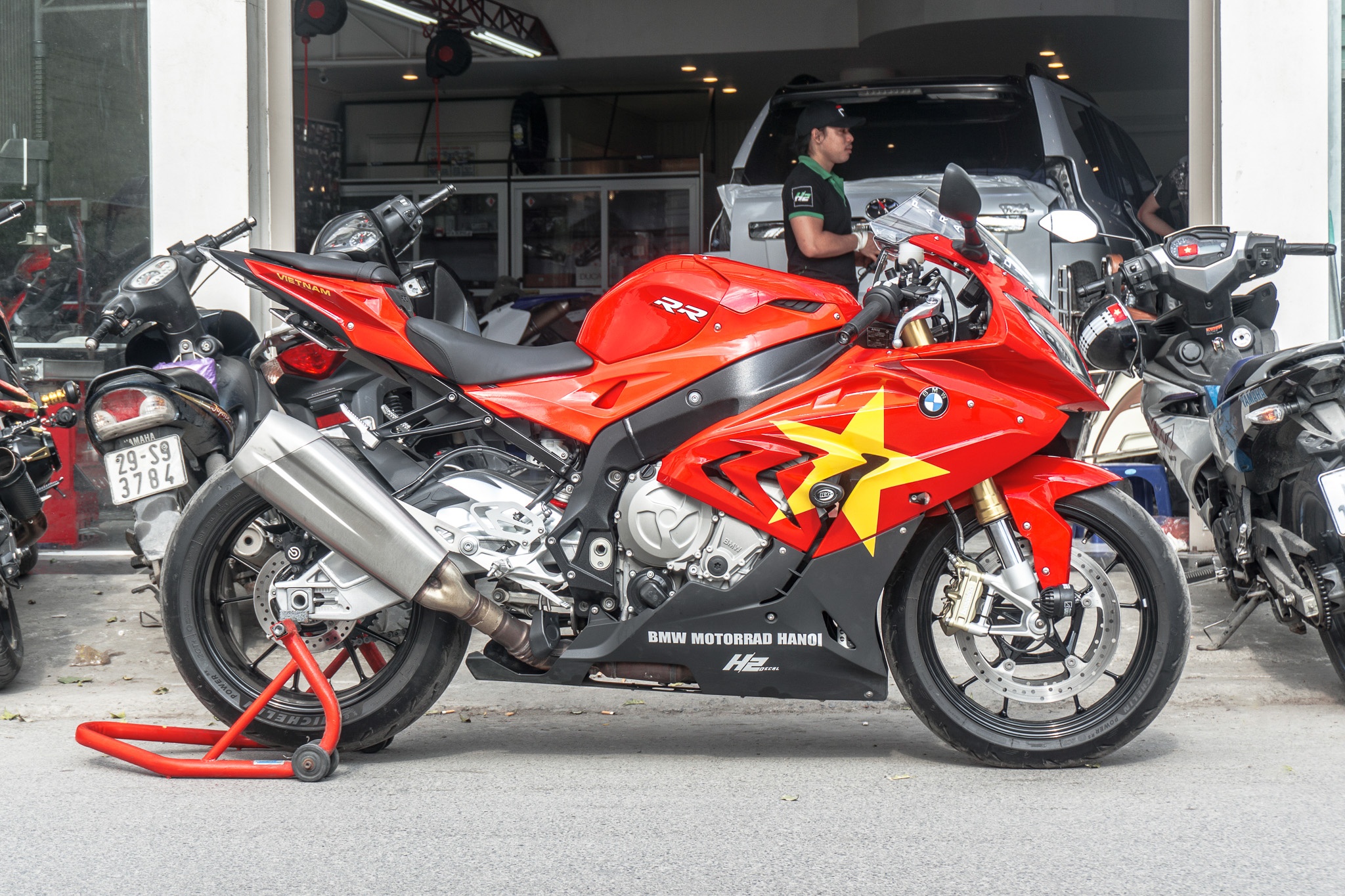 Dan xe do tem co vu tinh than U23 Viet Nam truoc tran chung ket anh 7