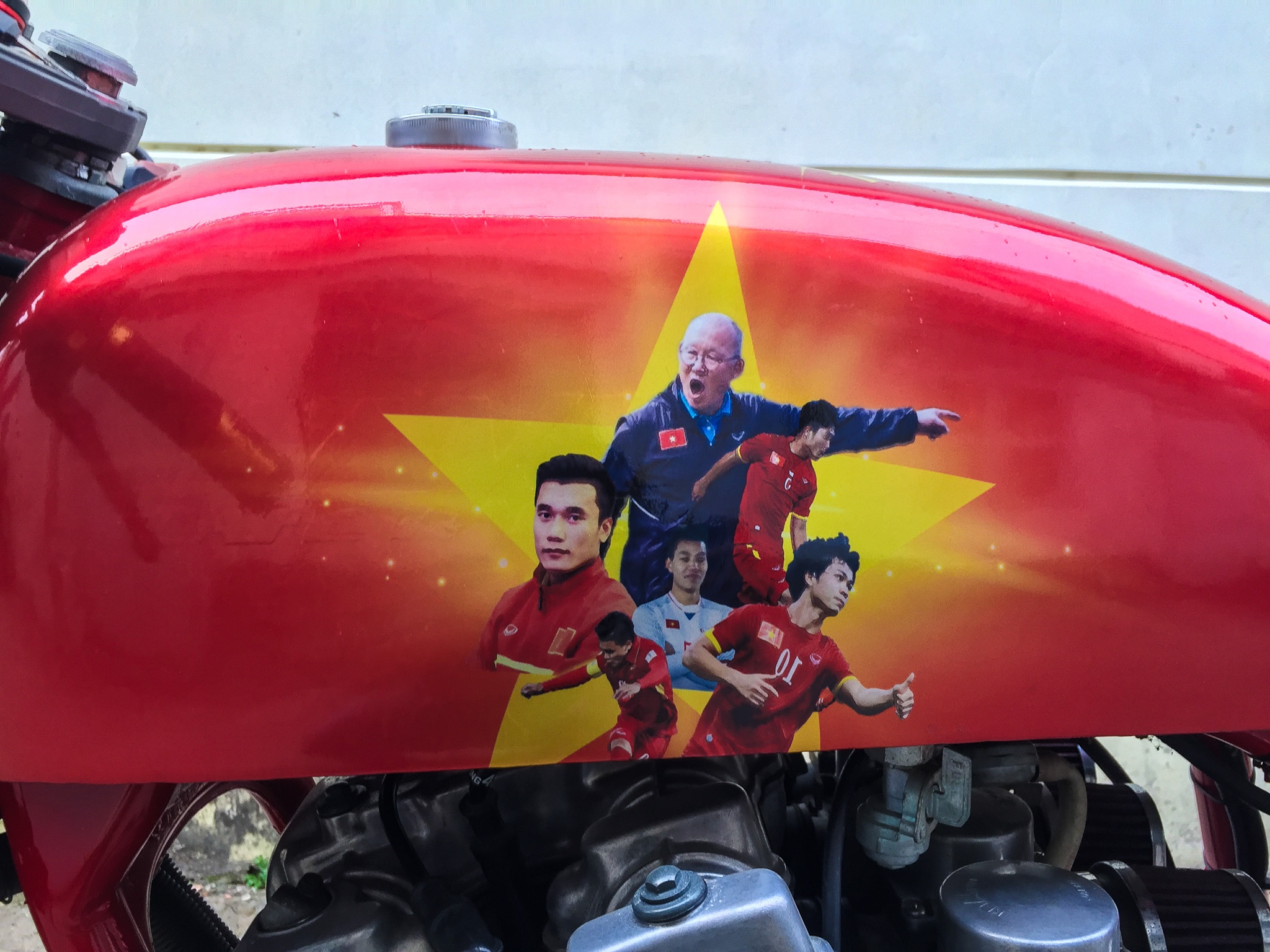 Dan xe do tem co vu tinh than U23 Viet Nam truoc tran chung ket anh 6