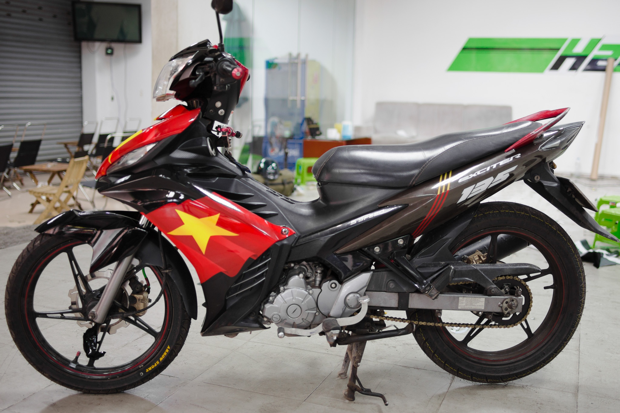 Dan xe do tem co vu tinh than U23 Viet Nam truoc tran chung ket anh 10