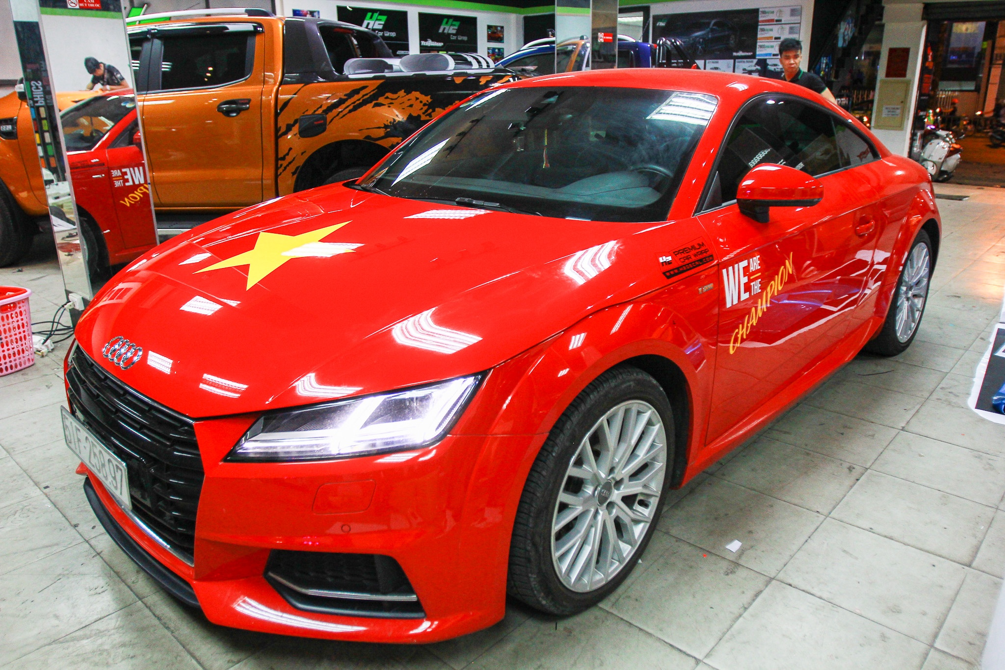 Dan oto dan decal doc la co vu U23 Viet Nam anh 3