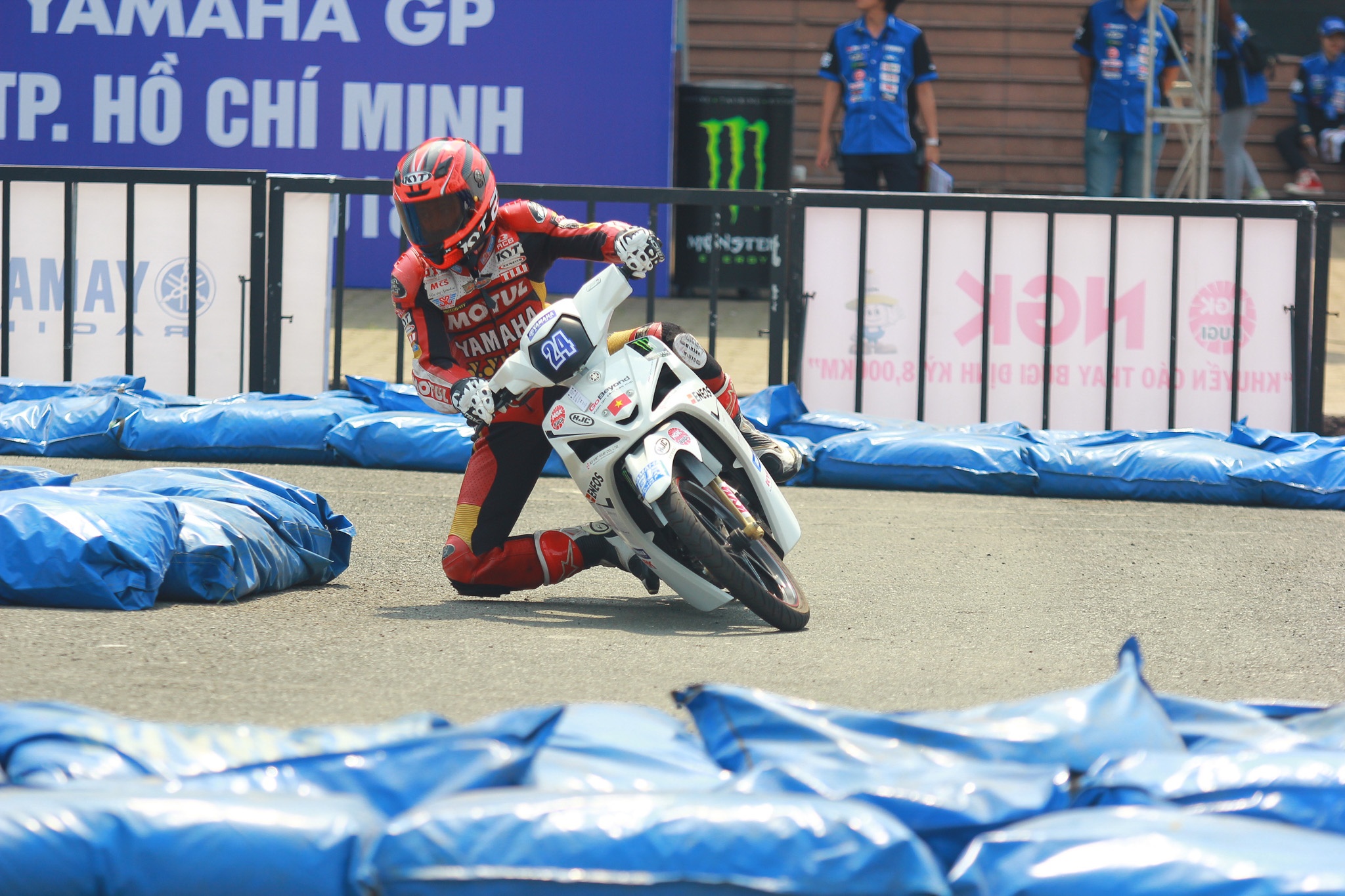 Giai dua xe duong nhua lan dau to chuc tai TP HCM anh 4