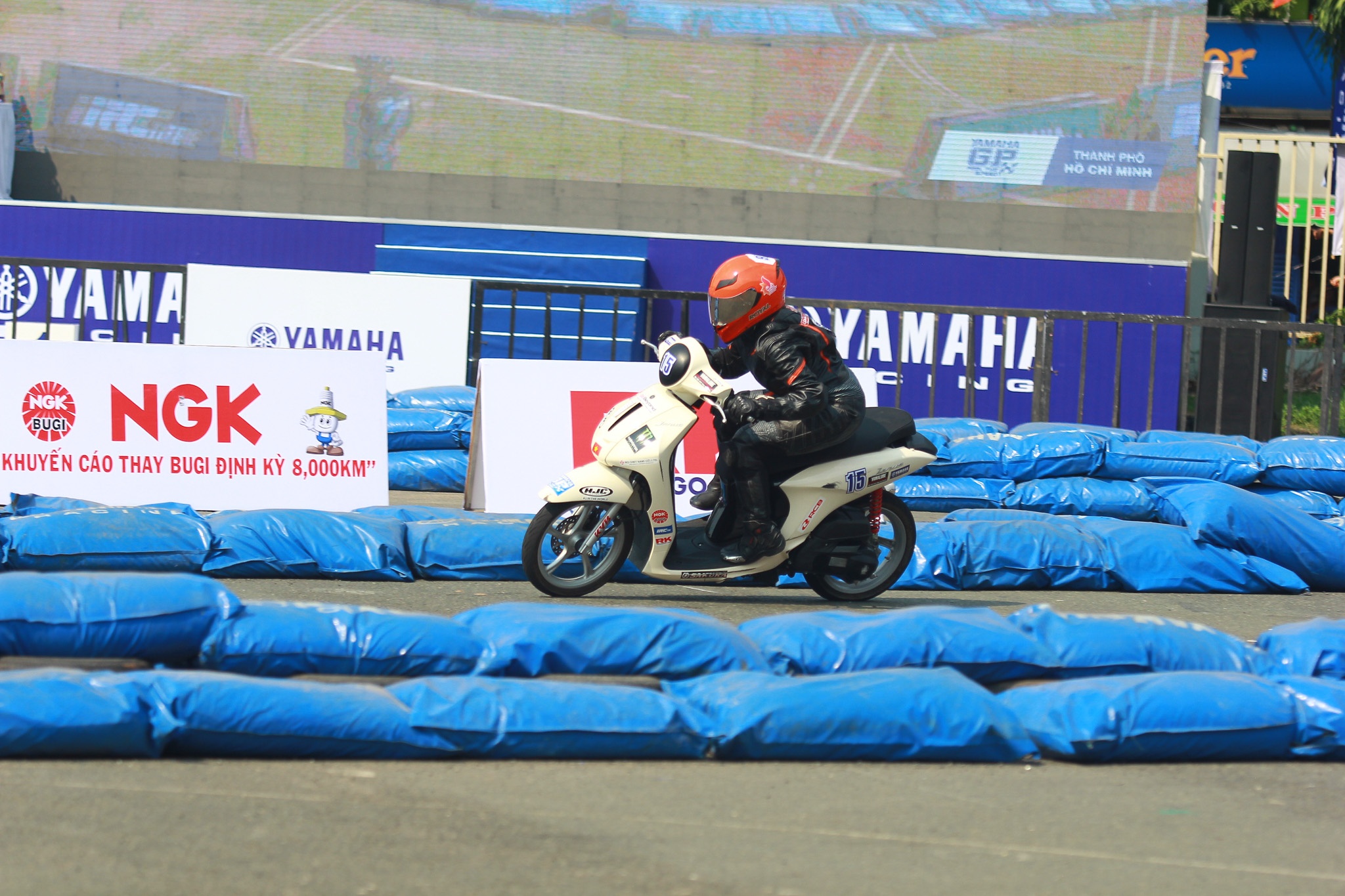 Giai dua xe duong nhua lan dau to chuc tai TP HCM anh 11