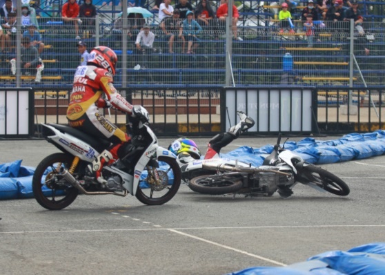 Canh ruot duoi va nga nhao tai giai dua xe o TP.HCM hinh anh