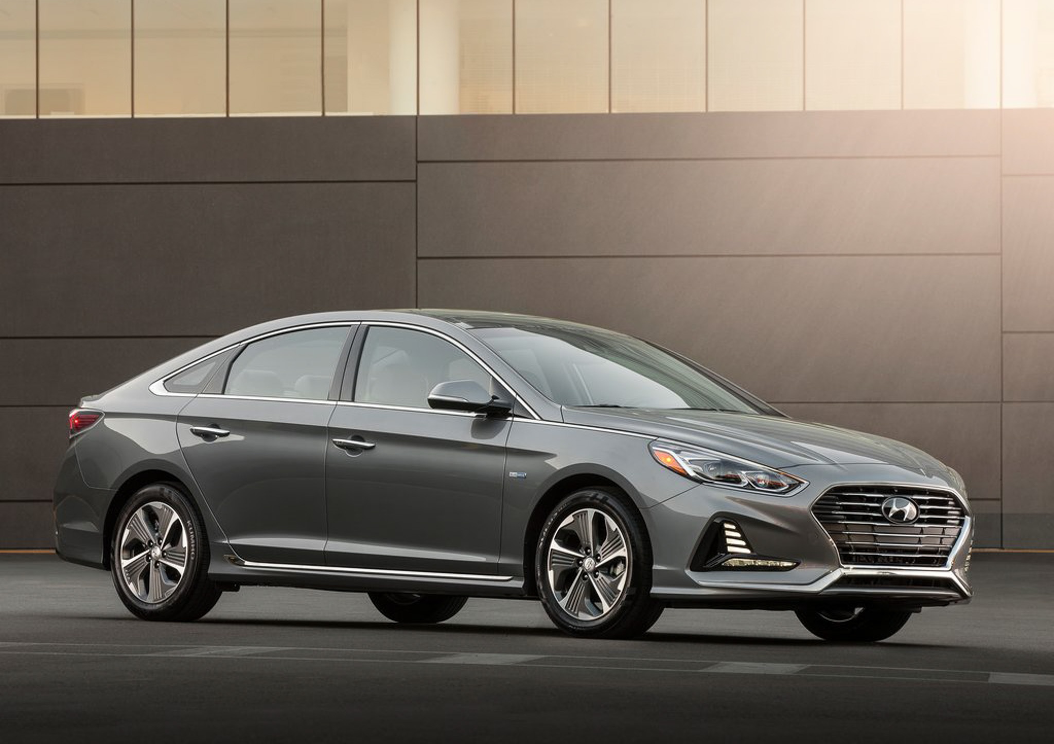 Hyundai Sonata hybrid 2018: sedan binh dan nhieu tinh nang hien dai anh 14