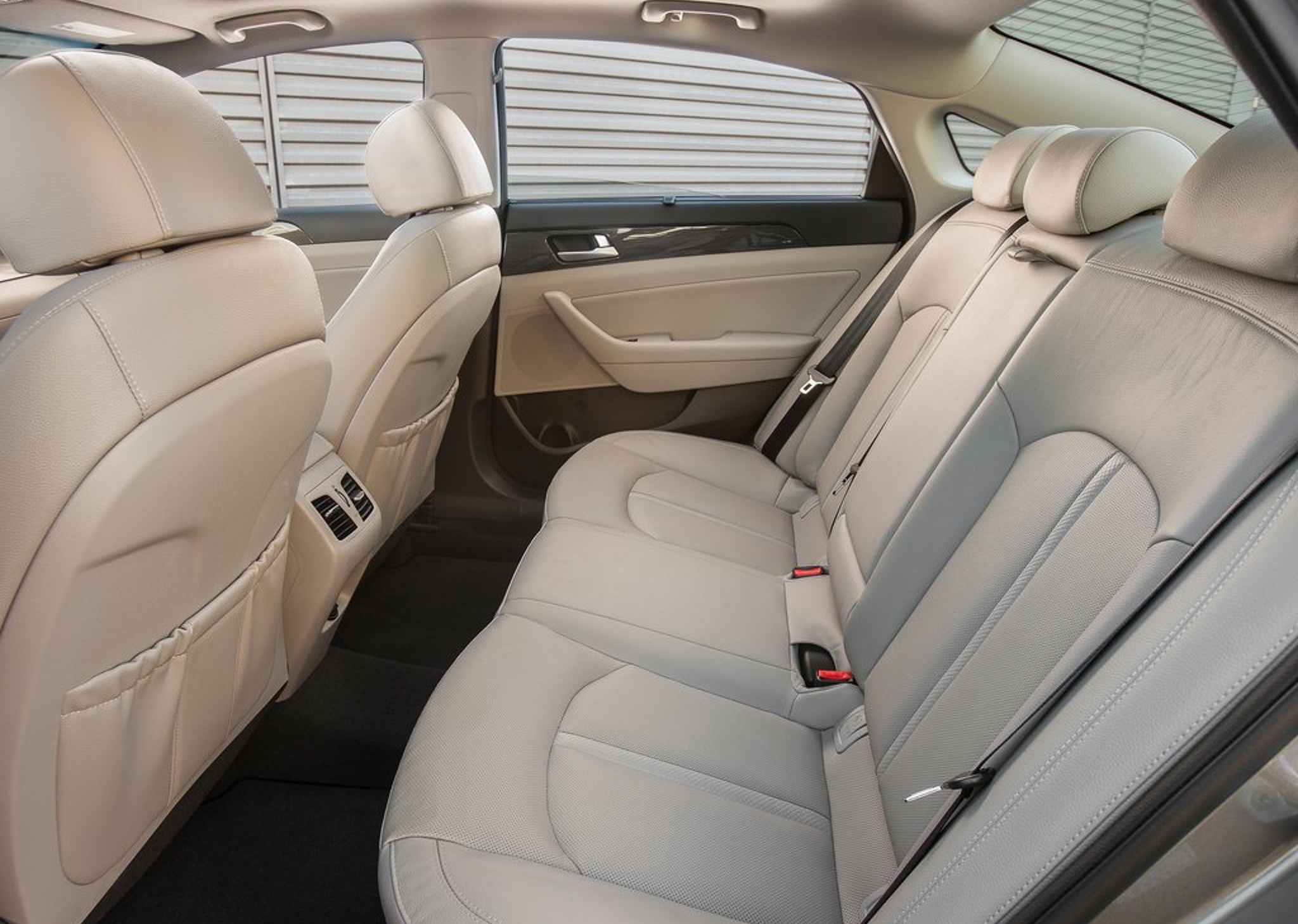 Hyundai Sonata hybrid 2018: sedan binh dan nhieu tinh nang hien dai anh 10