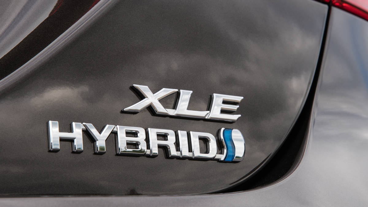 Toyota Camry hybrid 2018 chinh thuc ban ra gia 37.000 USD anh 6