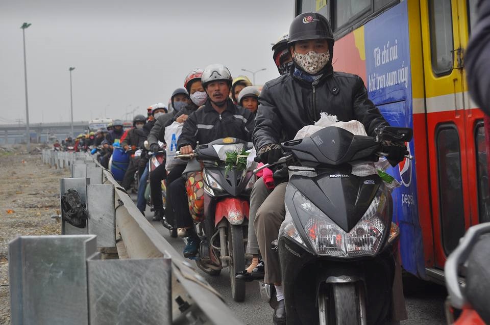 Nhung luu y de chay xe may an toan ve que an Tet hinh anh