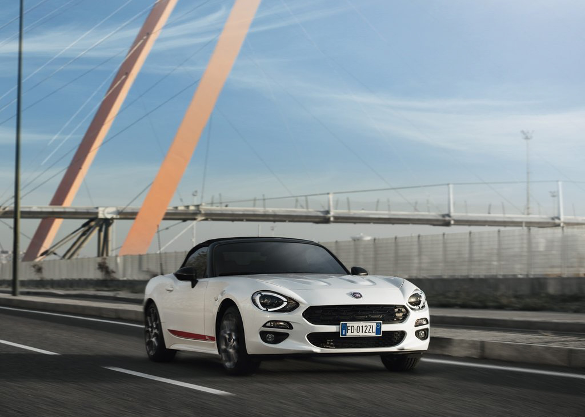 Anh Fiat 124 Spider S-Design anh 6