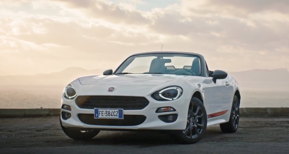 Fiat 124 Spider S-Design: Xe sang hoai co, trang bi hien dai hinh anh