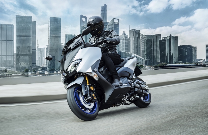 Yamaha TMax ra mat phien ban SX va DX tai chau Au hinh anh