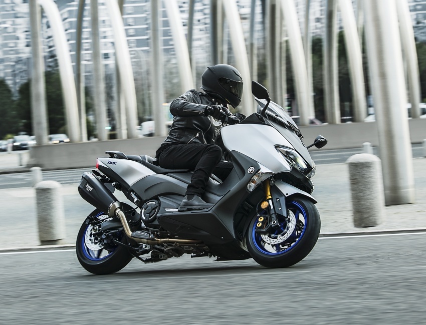 Gioi thieu mau Yamaha TMax SX Sport Edition hinh anh
