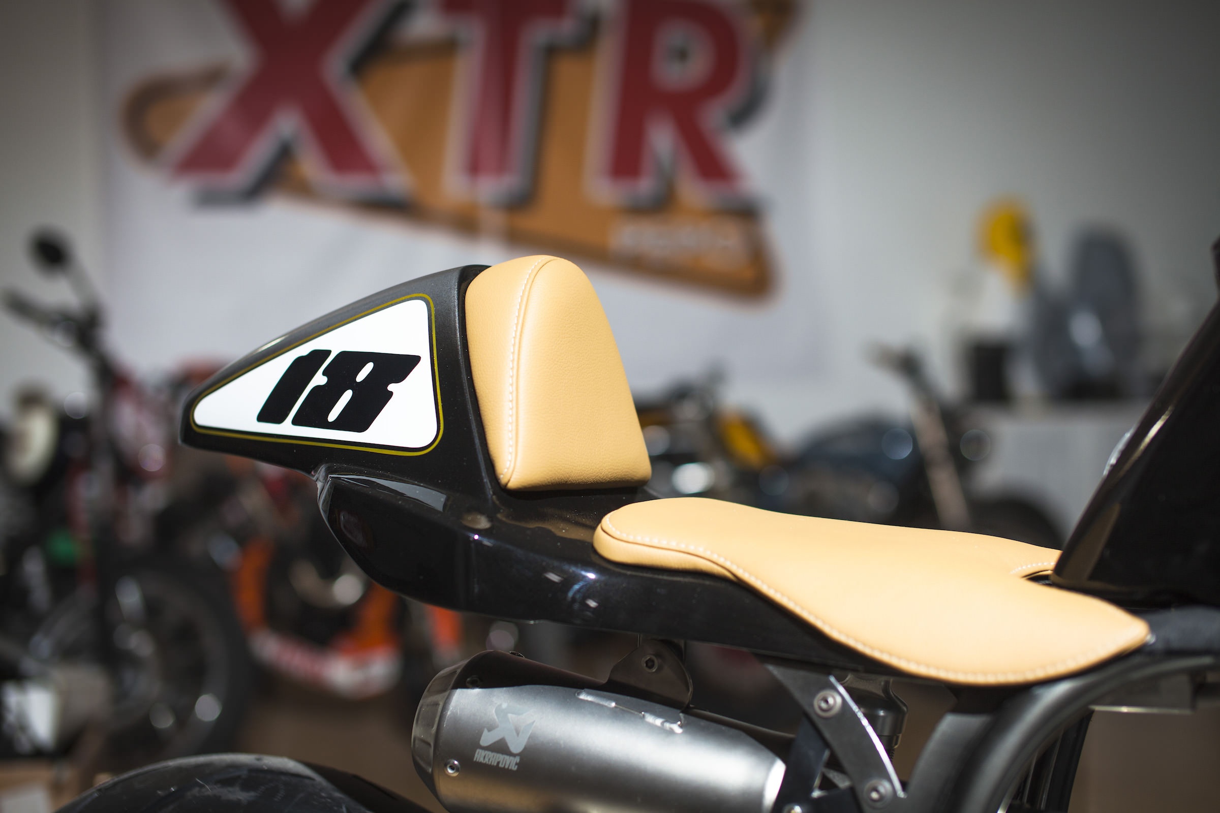 BMW R100 RS do kieu vien dan bac anh 7