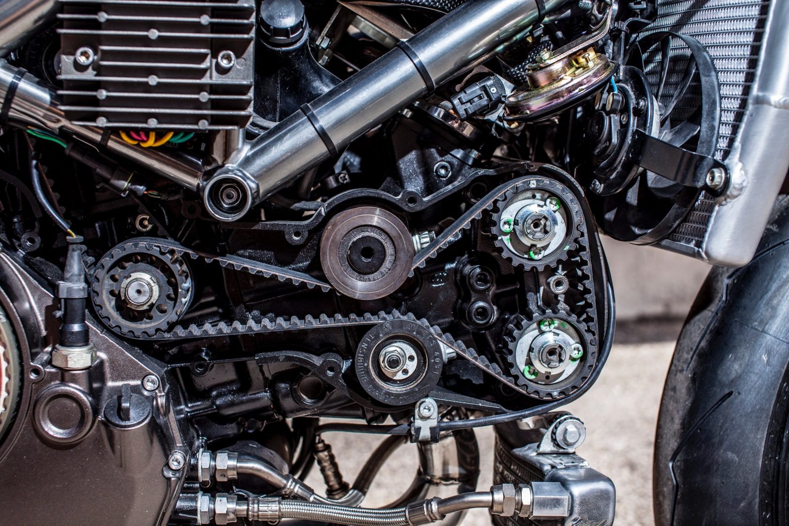 Ducati 848 lot xac thanh Street Fighter anh 2