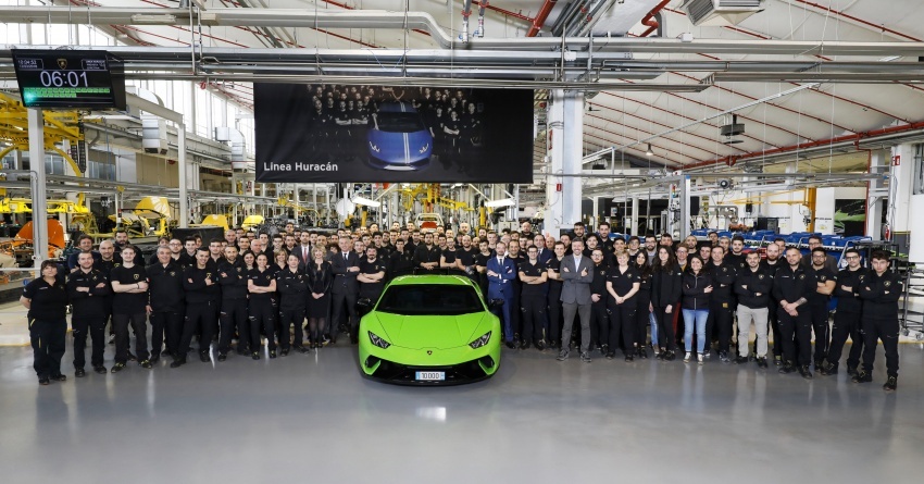 Lamborghini xuat xuong 10.000 chiec Huracan sau 4 nam hinh anh