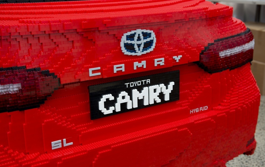 Chiec Toyota Camry lam tu Lego anh 6