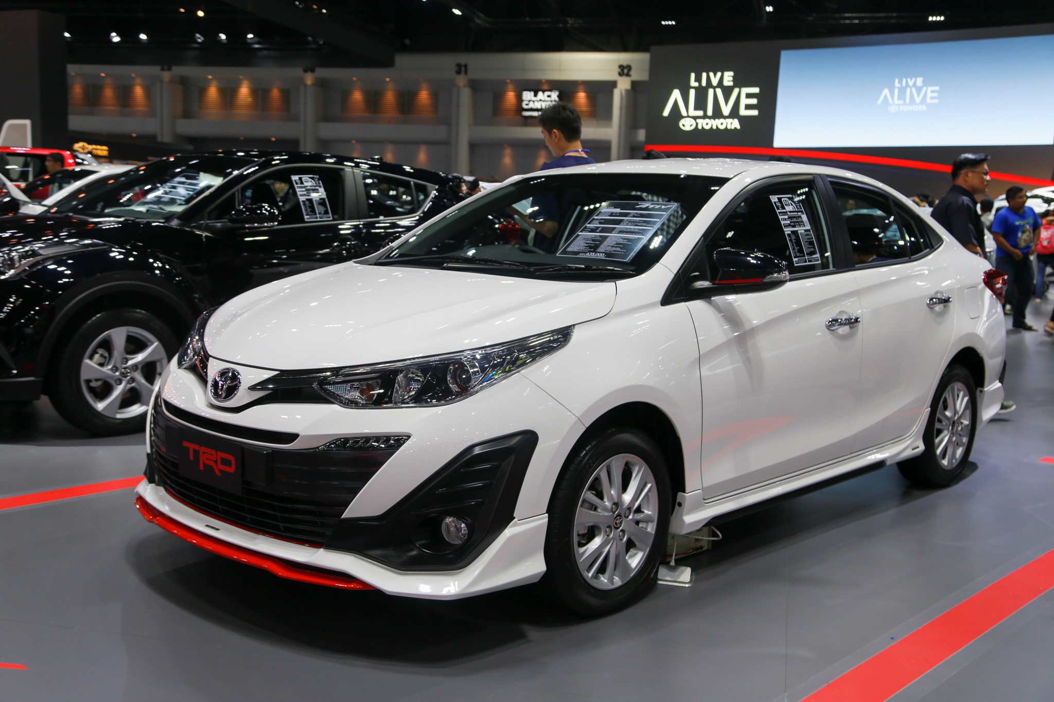 Chi tiet Toyota Yaris Ativ TRD 2018 vua ra mat tai Thai Lan hinh anh