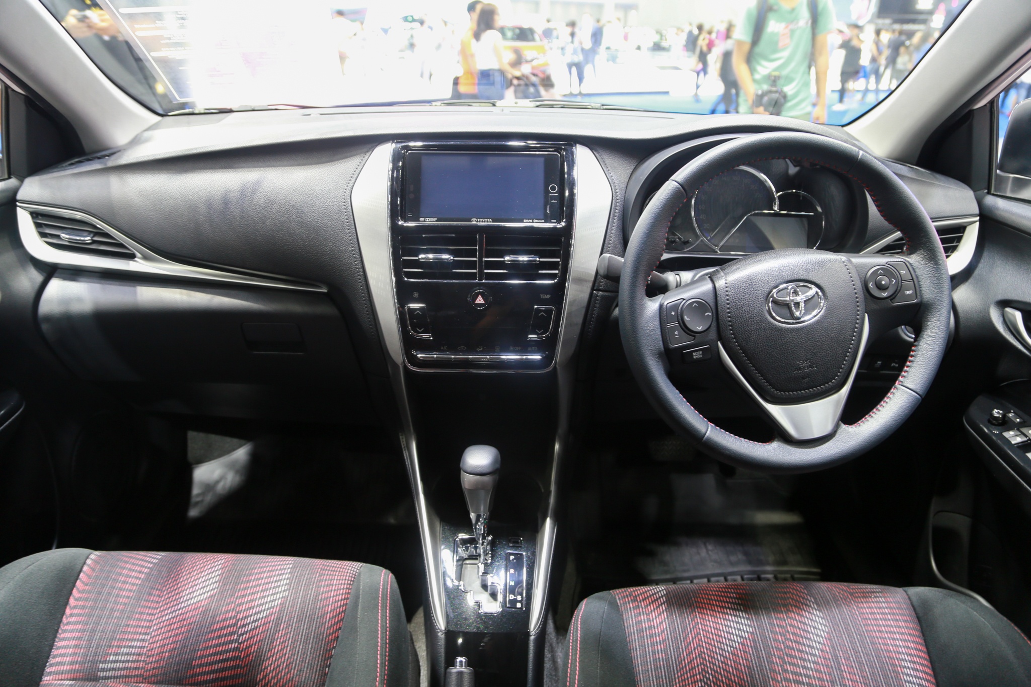 Toyota Vios TRD 2019 ra mắt tại Thái Lan ảnh 7 Toyota Vios TRD 2019 ra mat tai Thai Lan anh 7
