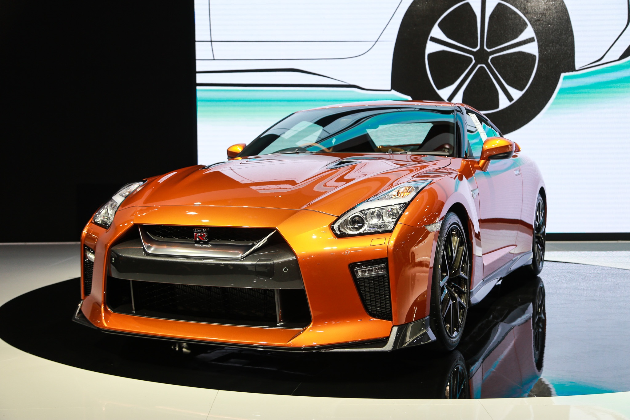 Nissan GTR 2018 phan phoi tai Thai Lan, gia tuong duong 9,8 ty hinh anh