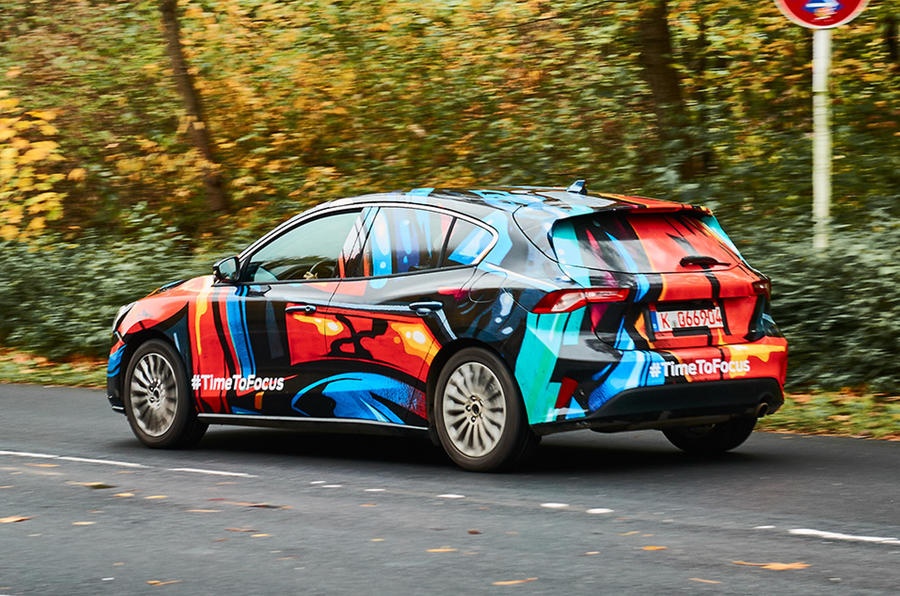 Ford Focus moi sap ra mat anh 2