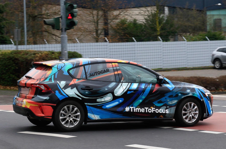 Ford Focus moi sap ra mat anh 4