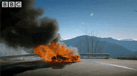 Chiec Alpine A110 boc chay khi dang ghi hinh hinh anh