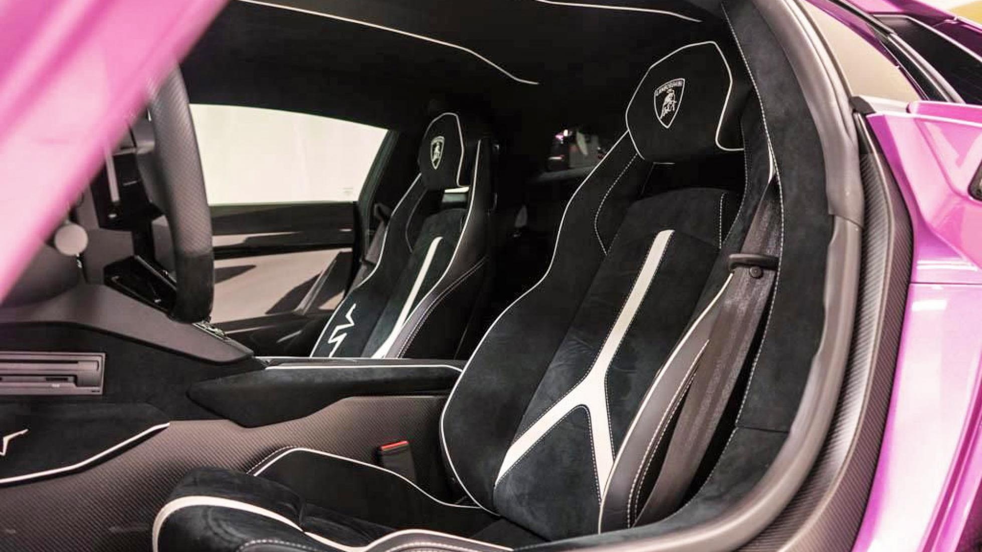 Lamborghini Aventador phien ban mau tim doc nhat anh 7