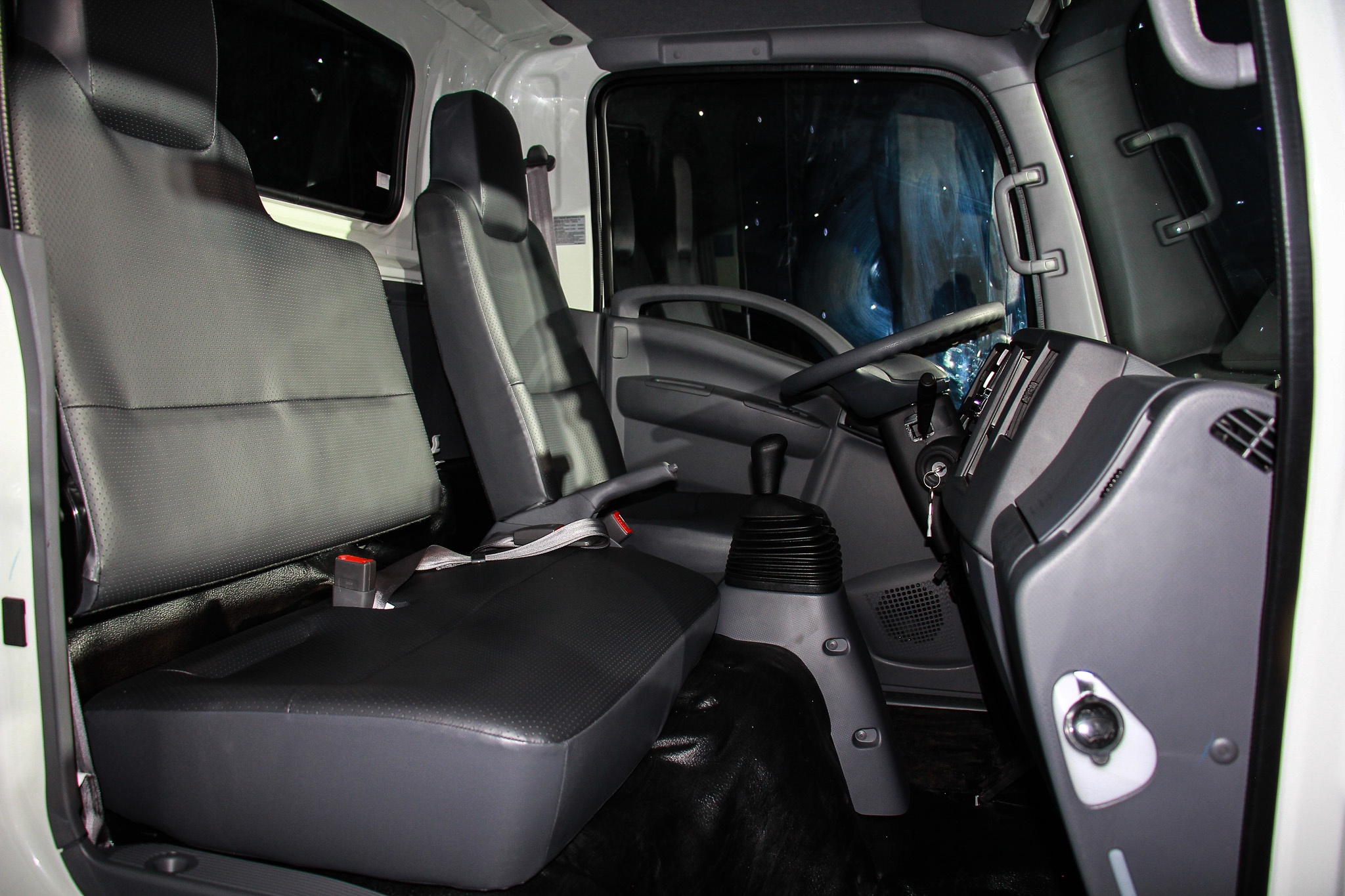 Isuzu ra mắt xe tải tiêu chuẩn Euro 4  ảnh 2 Isuzu ra mat xe tai tieu chuan Euro 4 anh 2