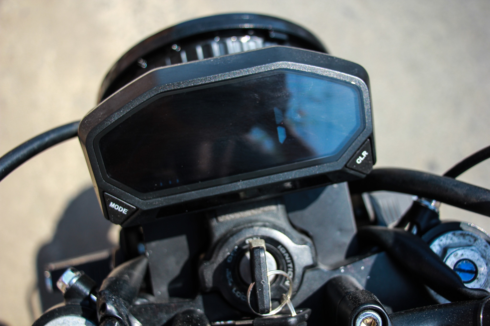 Honda CB400SF lot xac voi phong cach tracker anh 4