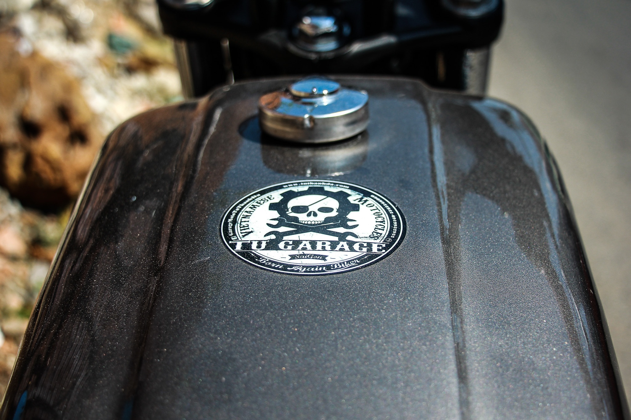 Honda CB400SF lot xac voi phong cach tracker anh 6