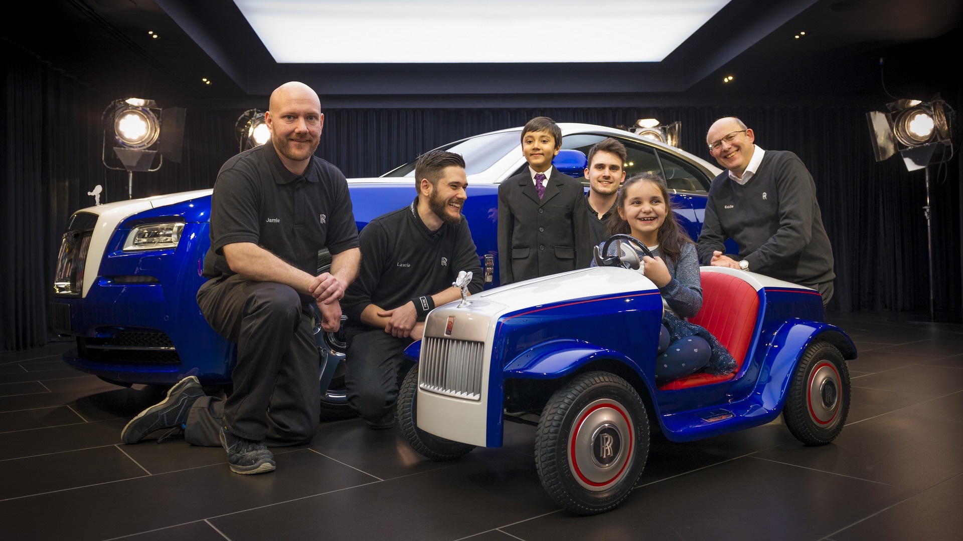Rolls-Royce san xuat xe danh cho tre em khuyet tat anh 6