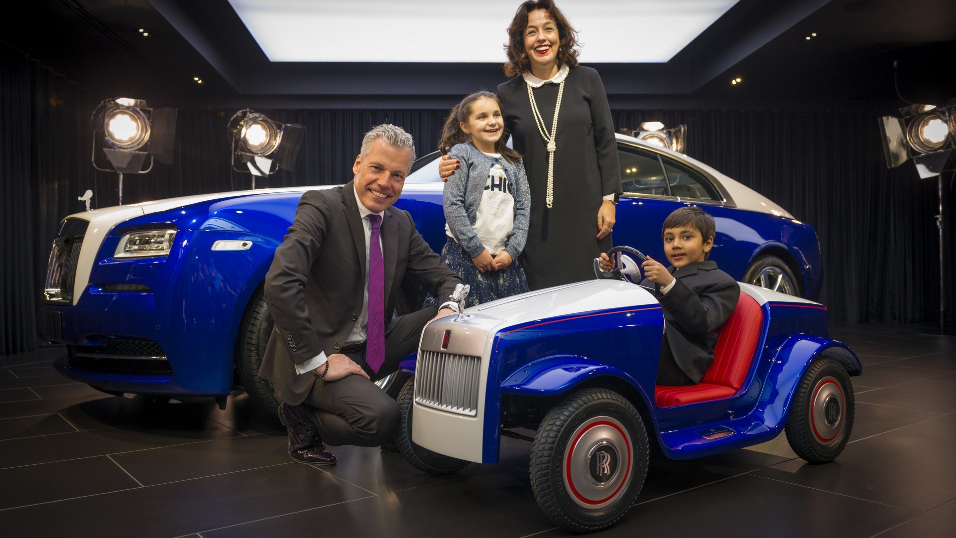 Rolls-Royce san xuat xe danh cho tre em khuyet tat anh 7