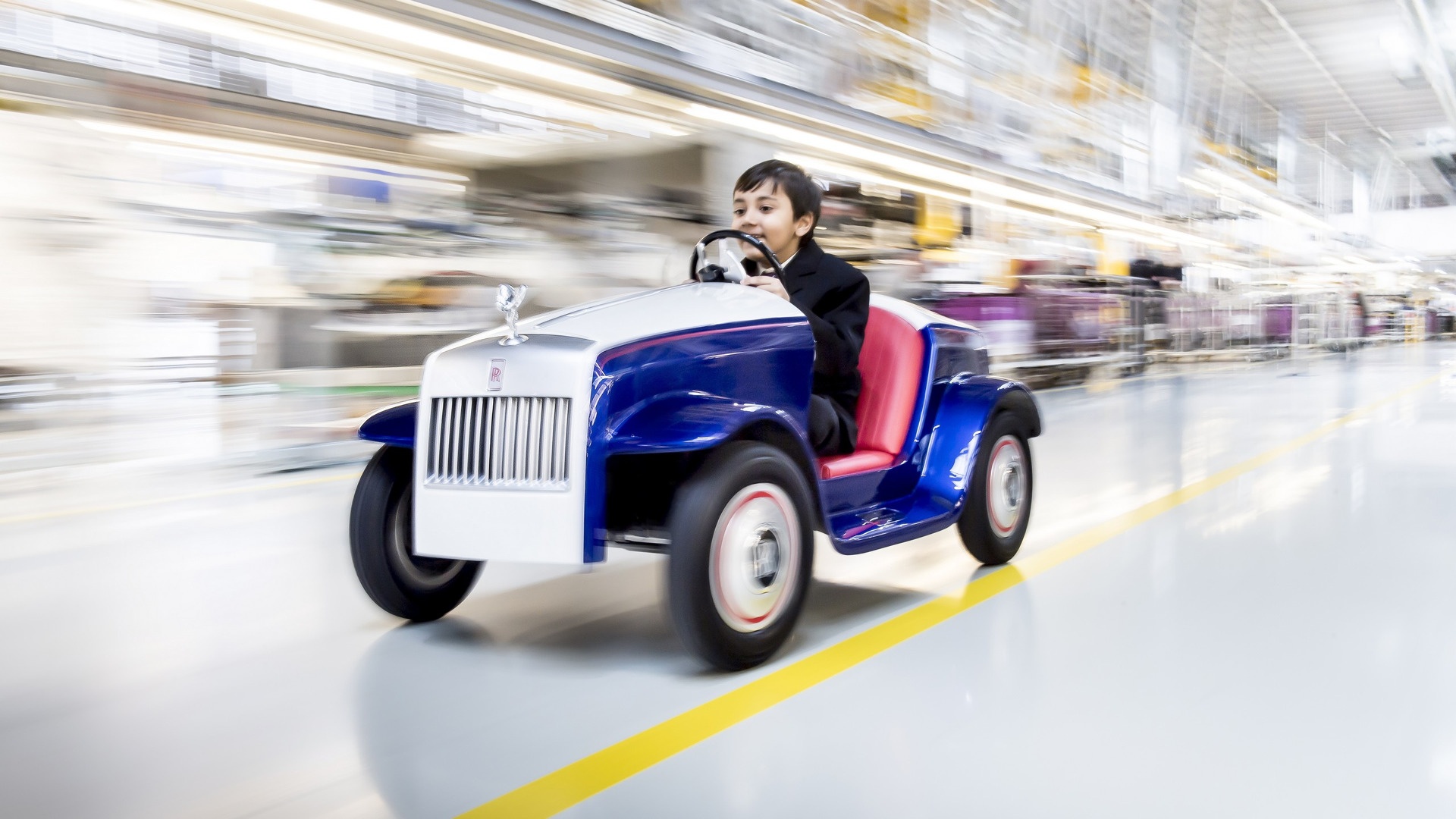 Rolls-Royce che tao 'xe sang' ti hon cho tre em hinh anh