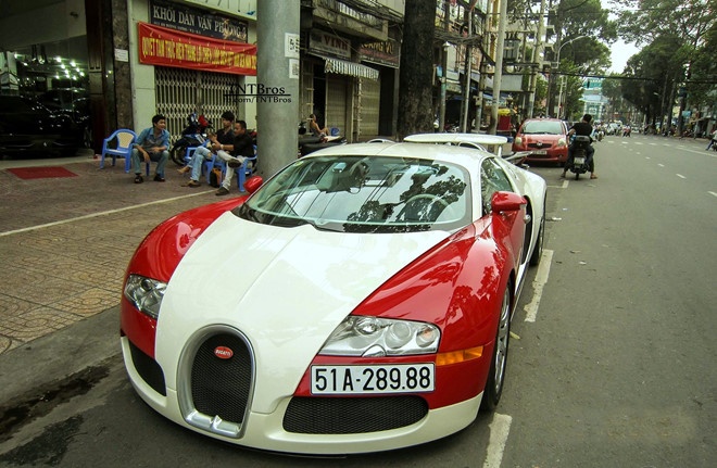 Bugatti Veyron doc nhat tai Viet Nam doi mau trang anh 12
