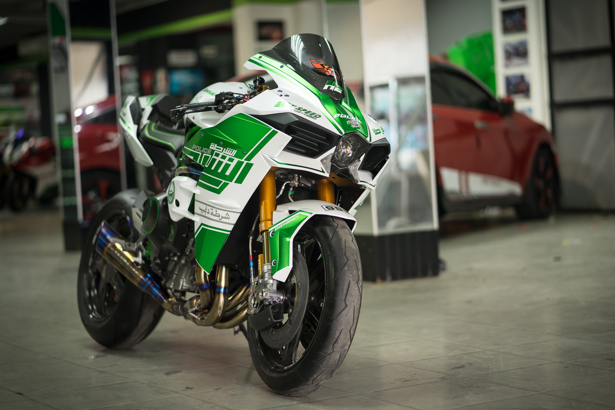 Sieu moto Kawasaki H2 do tem canh sat Dubai anh 2