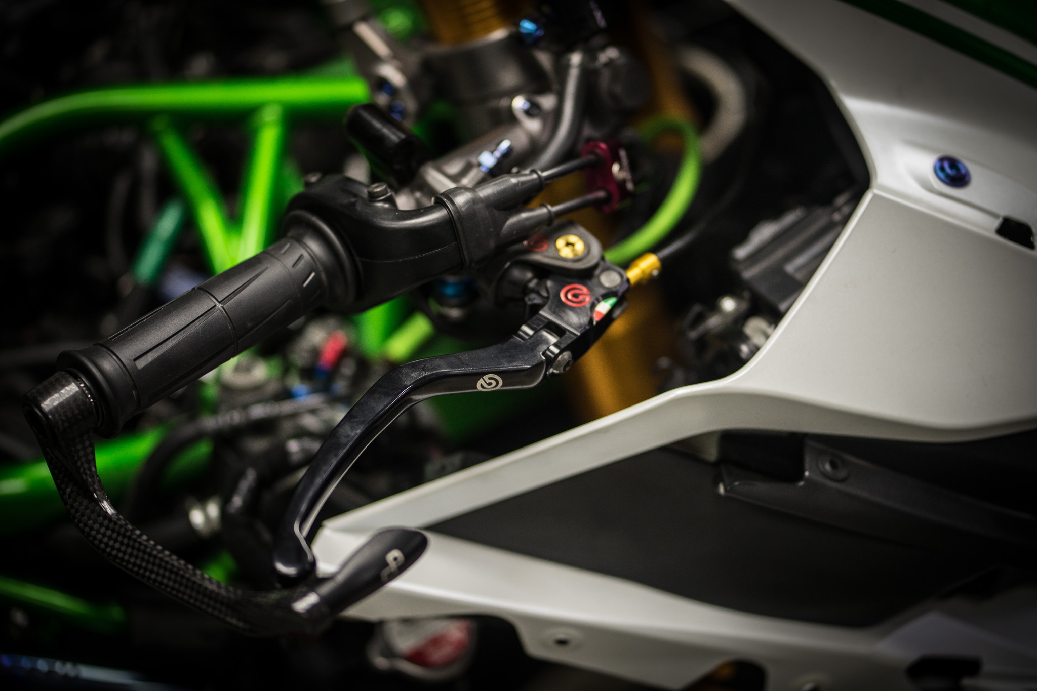 Sieu moto Kawasaki H2 do tem canh sat Dubai anh 8