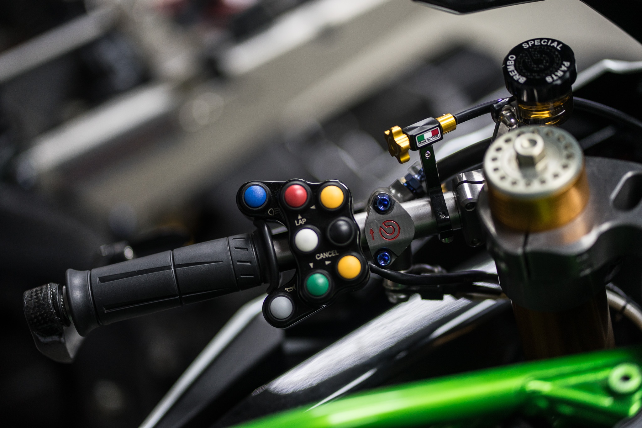 Sieu moto Kawasaki H2 do tem canh sat Dubai anh 7