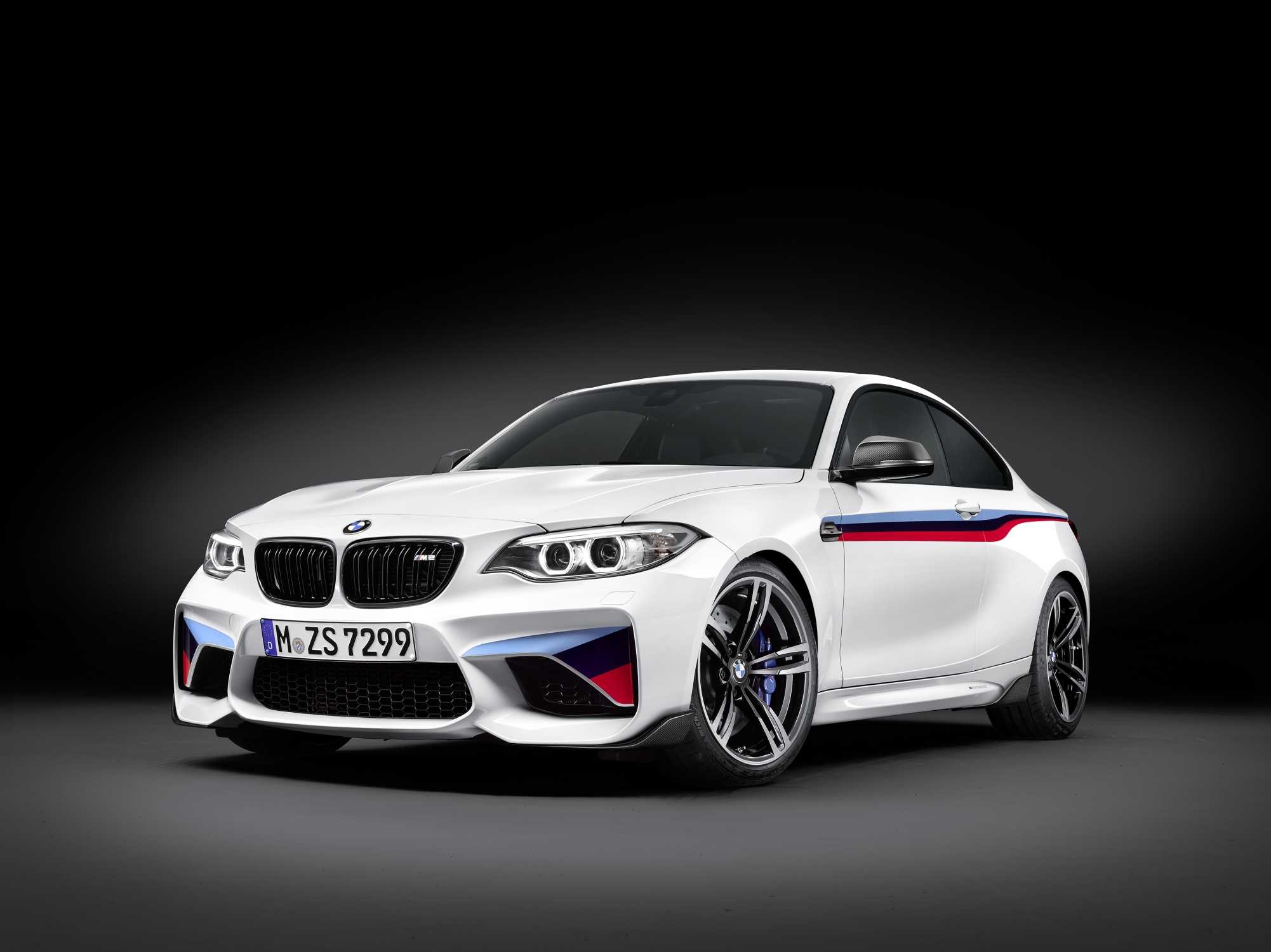 BMW M2 Competition co them ban hieu suat cao hinh anh